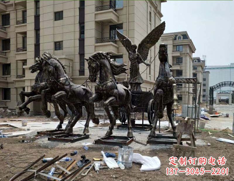 湖南阿波罗战车小区景观铜雕
