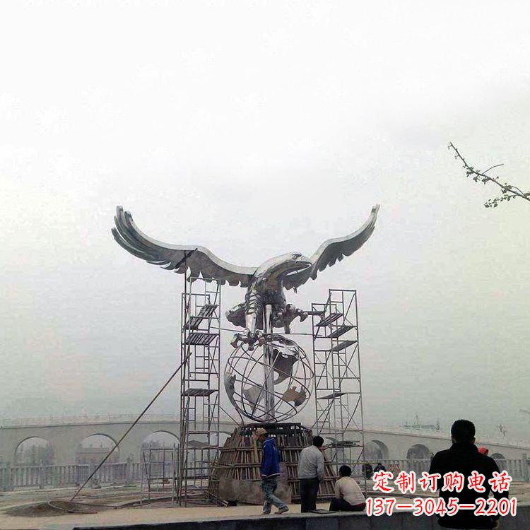 湖南翱翔于天老鹰不锈钢雕塑