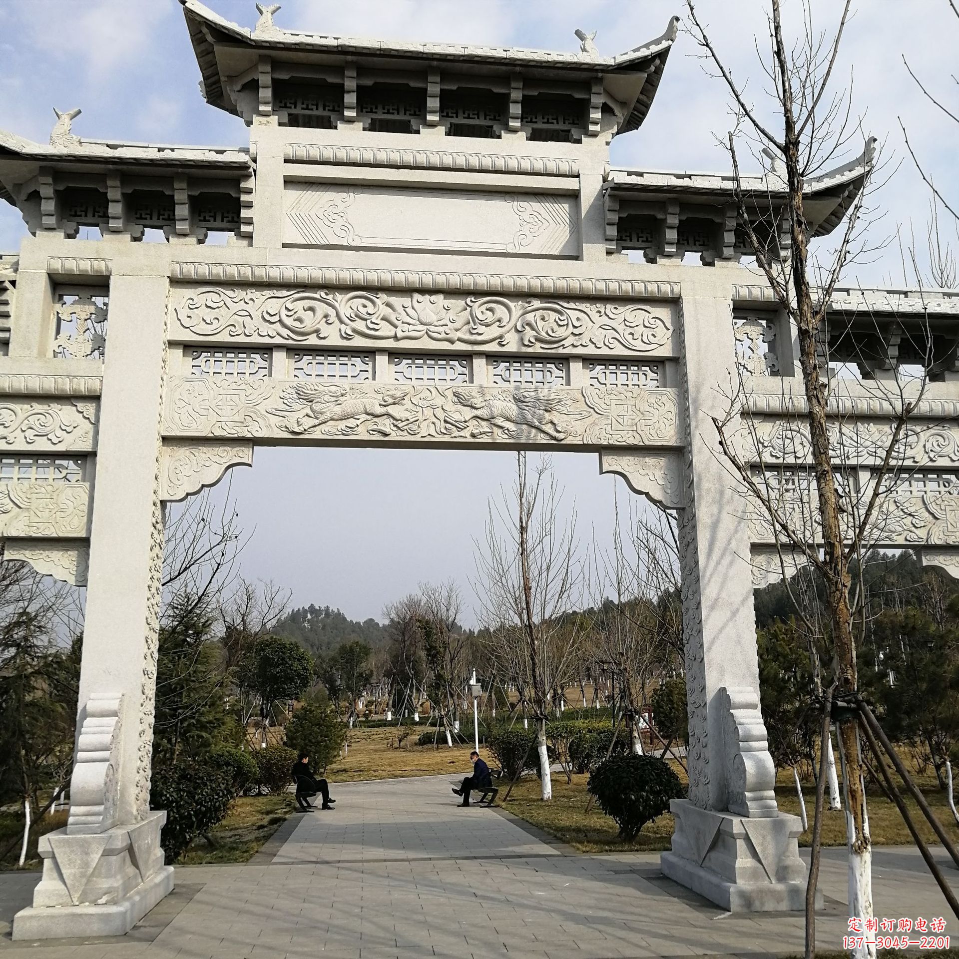 湖南八脚牌坊上的狮子雕像