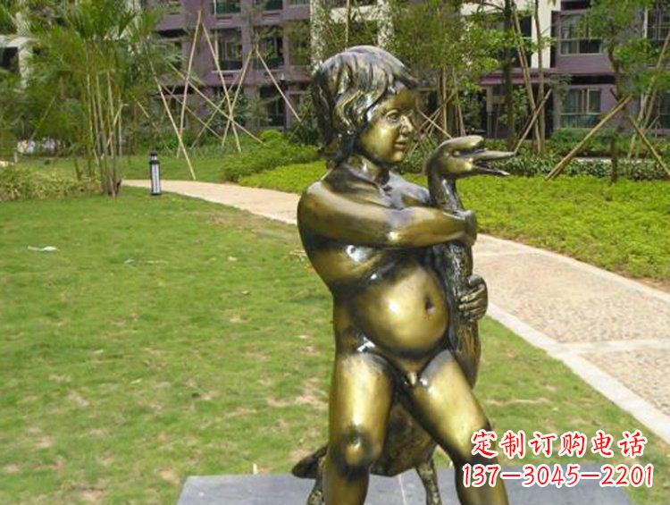 湖南新颖童真男孩城市玻璃钢仿铜景观雕塑