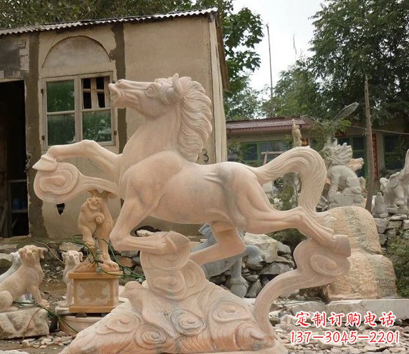 湖南奔马石雕晚霞红动物雕塑