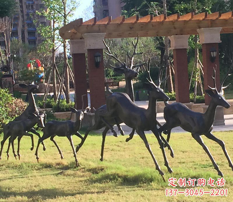 湖南奔跑的梅花鹿公园动物铜雕