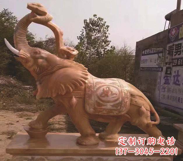 湖南鼻卷如意的大象石雕