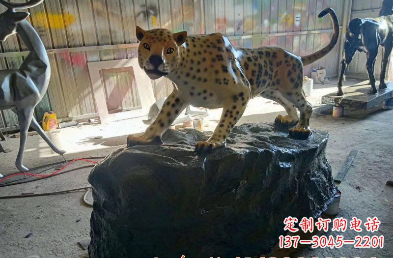 湖南新颖豹子雕塑
