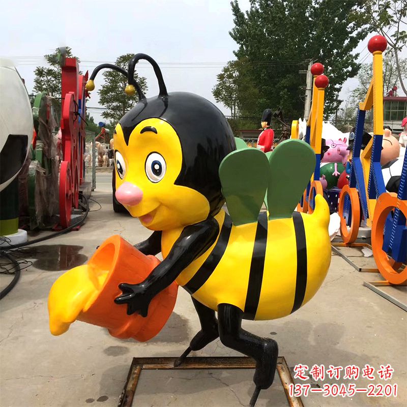 湖南玻璃钢采蜜的蜜蜂雕塑