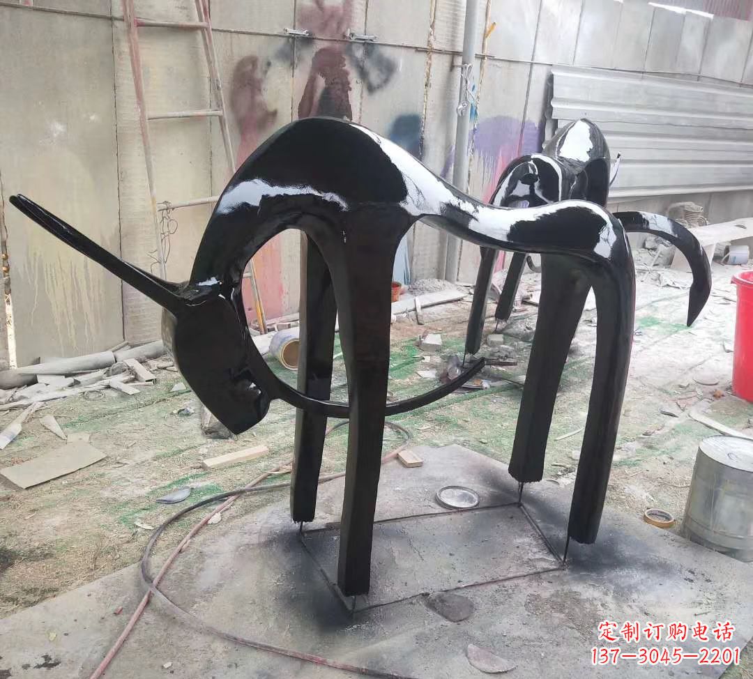 湖南玻璃钢抽象小鹿雕塑别墅庭院景观摆件