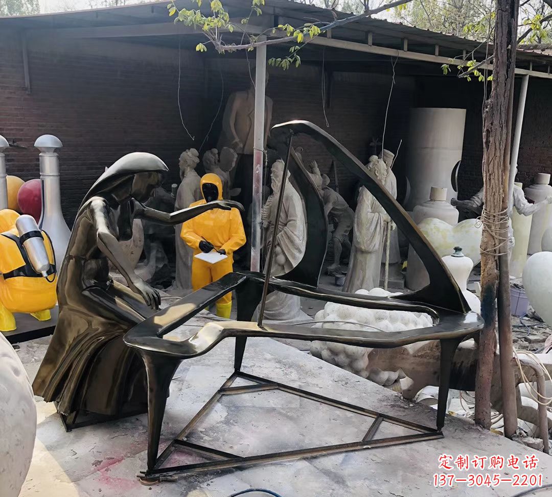 湖南玻璃钢仿铜抽象弹钢琴雕塑公园景观摆件