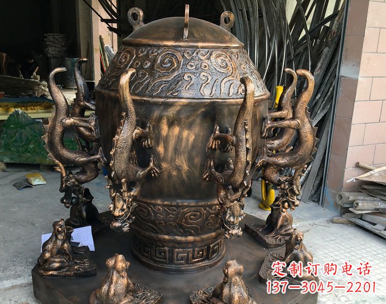 湖南玻璃钢仿铜地动仪,中国古代仪器景观雕塑摆件