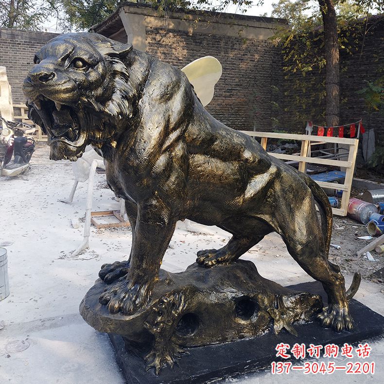 湖南玻璃钢仿铜老虎雕塑