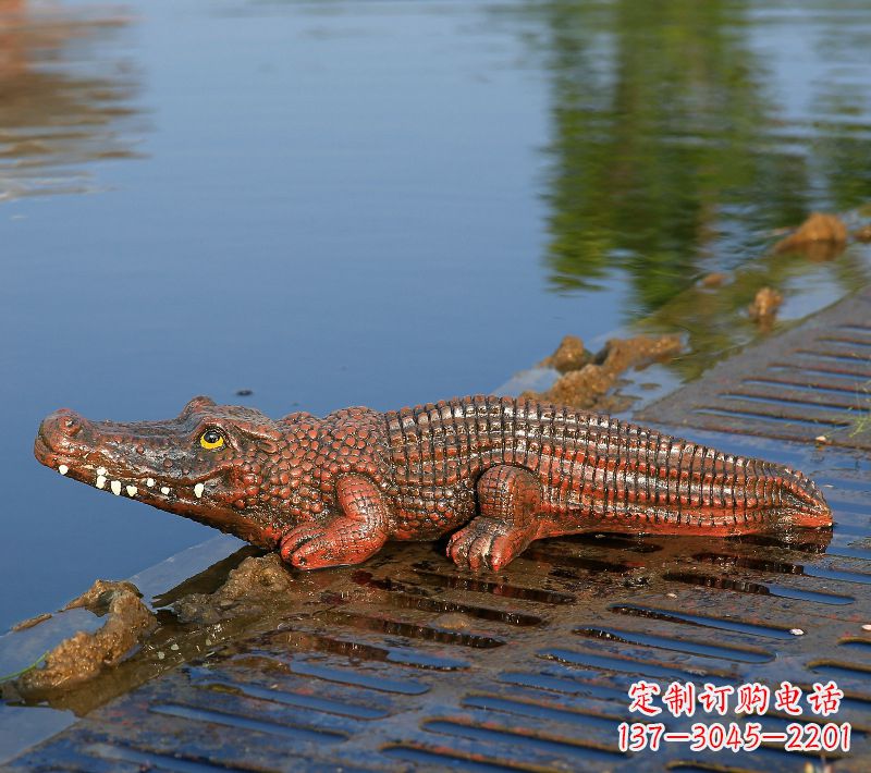 湖南玻璃钢仿真鳄鱼园林水景景观动物雕塑