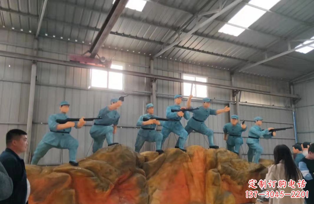 湖南玻璃钢仿真抗战英雄人物雕塑广场景观雕塑