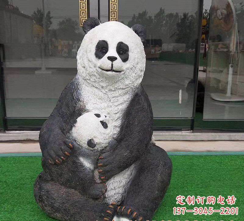 湖南玻璃钢制熊猫雕塑——传承中华文化精髓