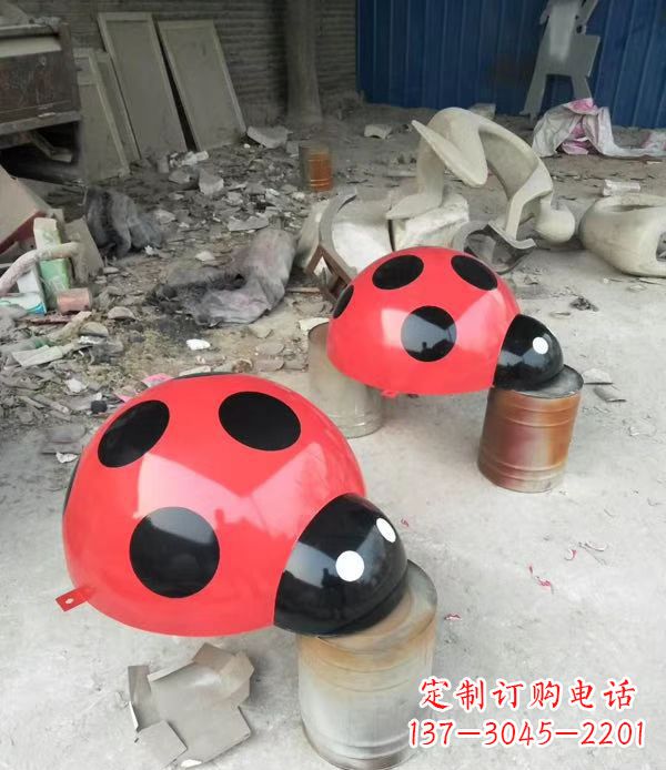 湖南玻璃钢七星瓢虫雕塑公园景观摆件