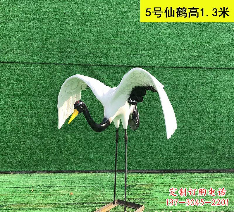 湖南玻璃钢展翅仙鹤雕塑