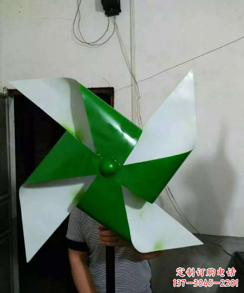 湖南不锈钢彩色风车雕塑