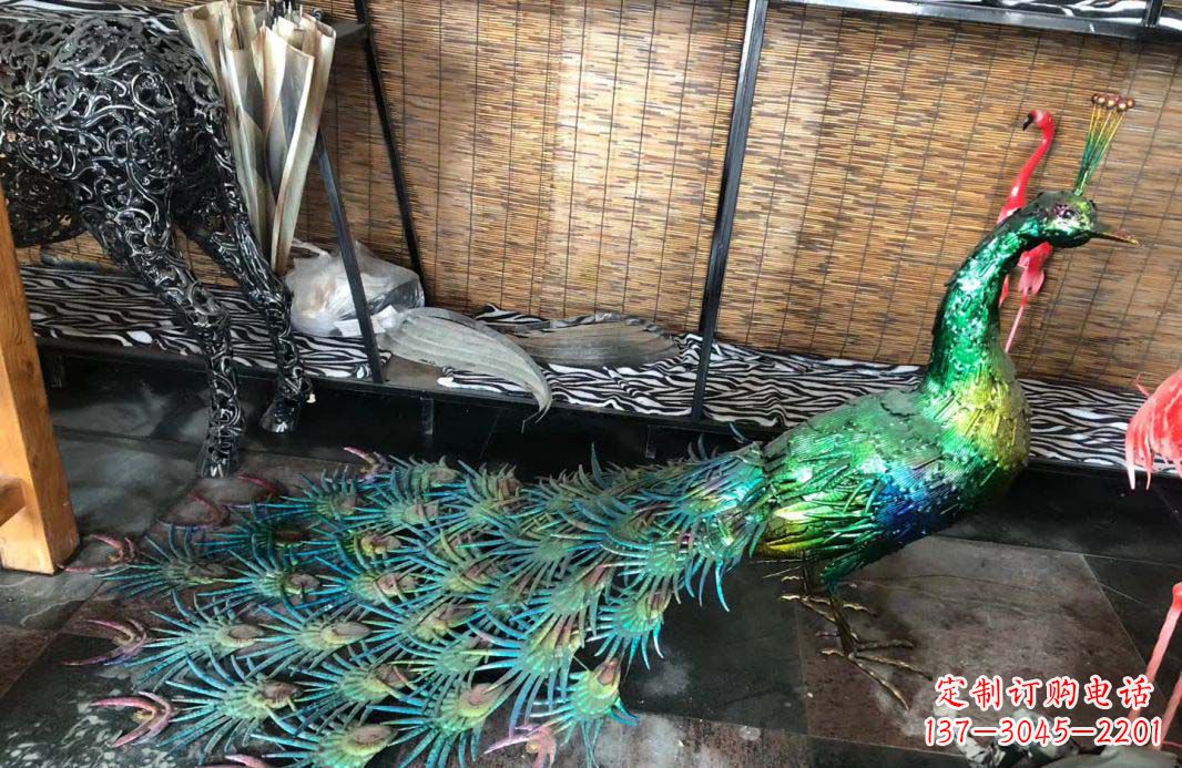 湖南不锈钢彩色景观孔雀雕塑