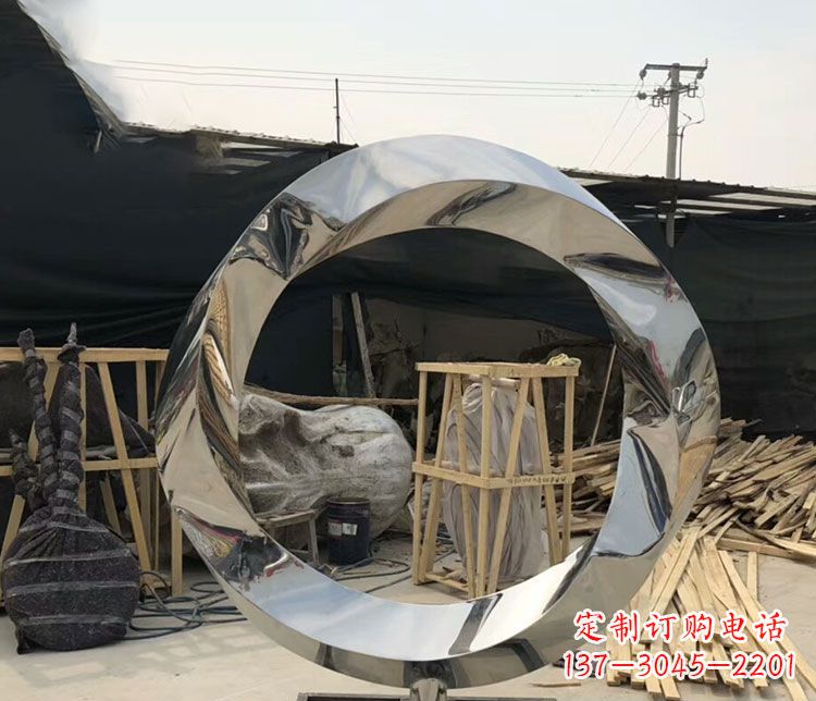 湖南不锈钢抽象镜面圆环雕塑1