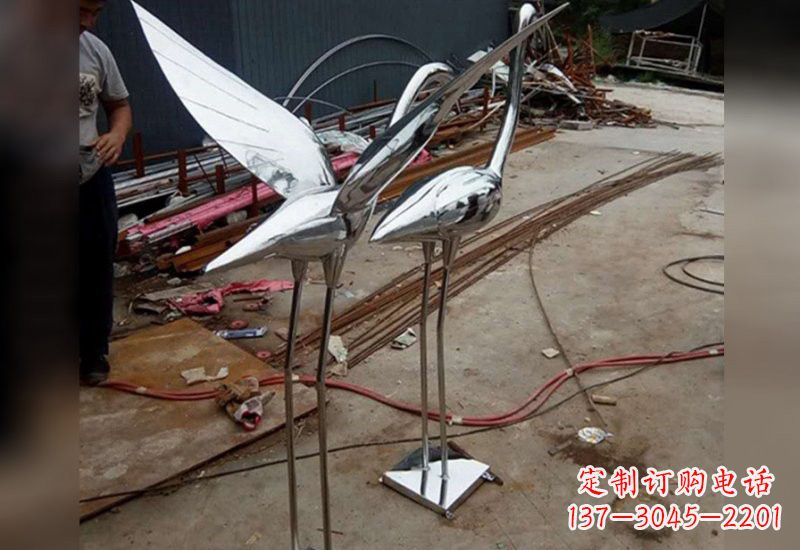 湖南不锈钢抽象仙鹤雕塑2
