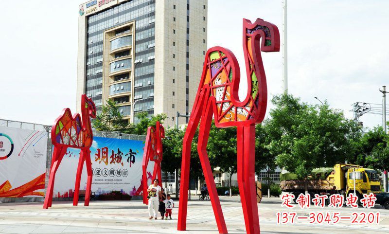 湖南不锈钢大型抽象骆驼雕塑