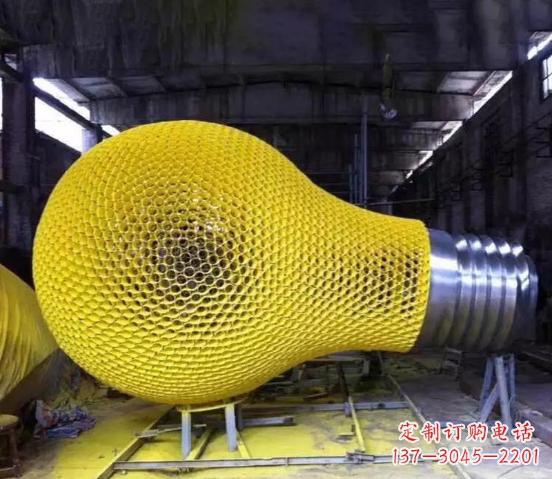 湖南不锈钢灯泡雕塑2
