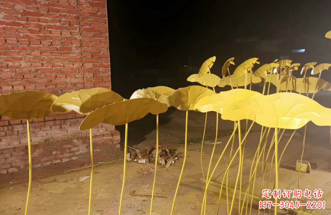 湖南不锈钢锻造荷花雕塑1