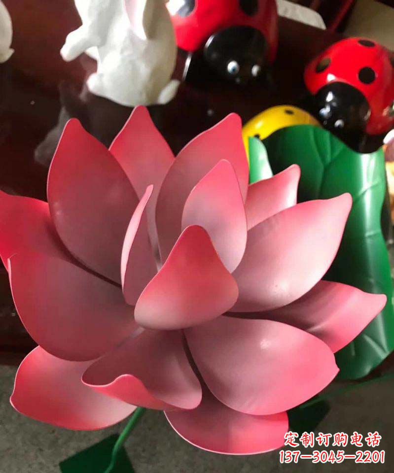湖南不锈钢仿真荷花雕塑