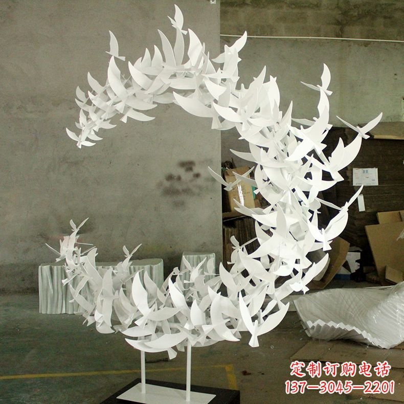 湖南不锈钢鸽子景观雕塑,飞翔的格子群创意鸟类标识摆件
