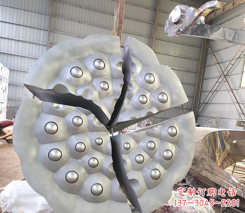 湖南不锈钢公园莲蓬景观雕塑