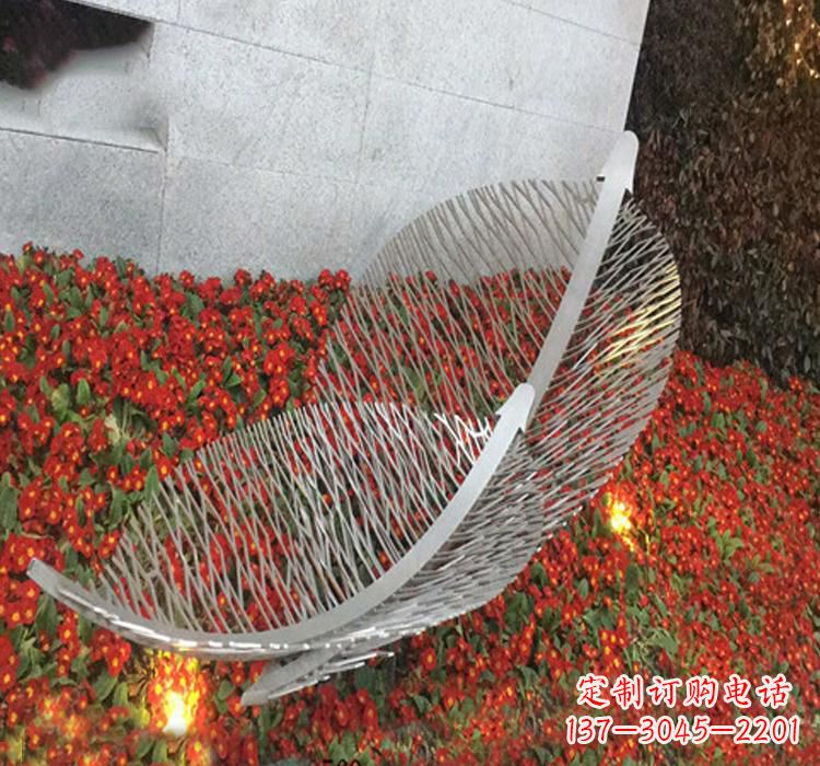 湖南不锈钢公园镂空树叶雕塑