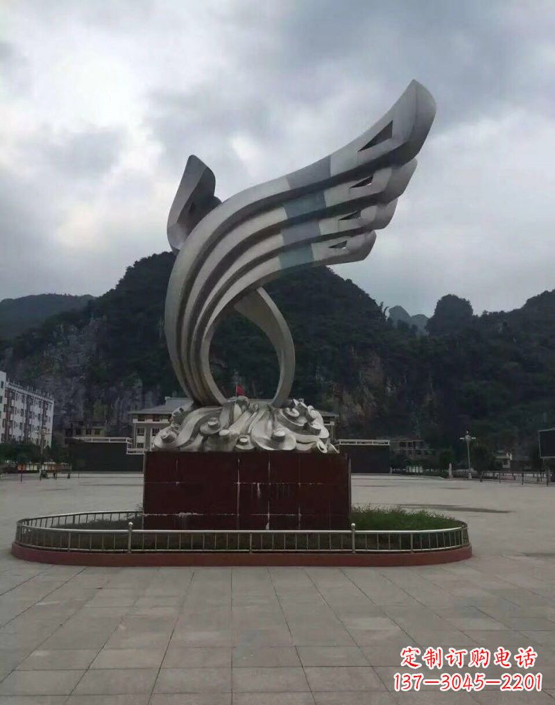 湖南不锈钢广场抽象翅膀雕塑