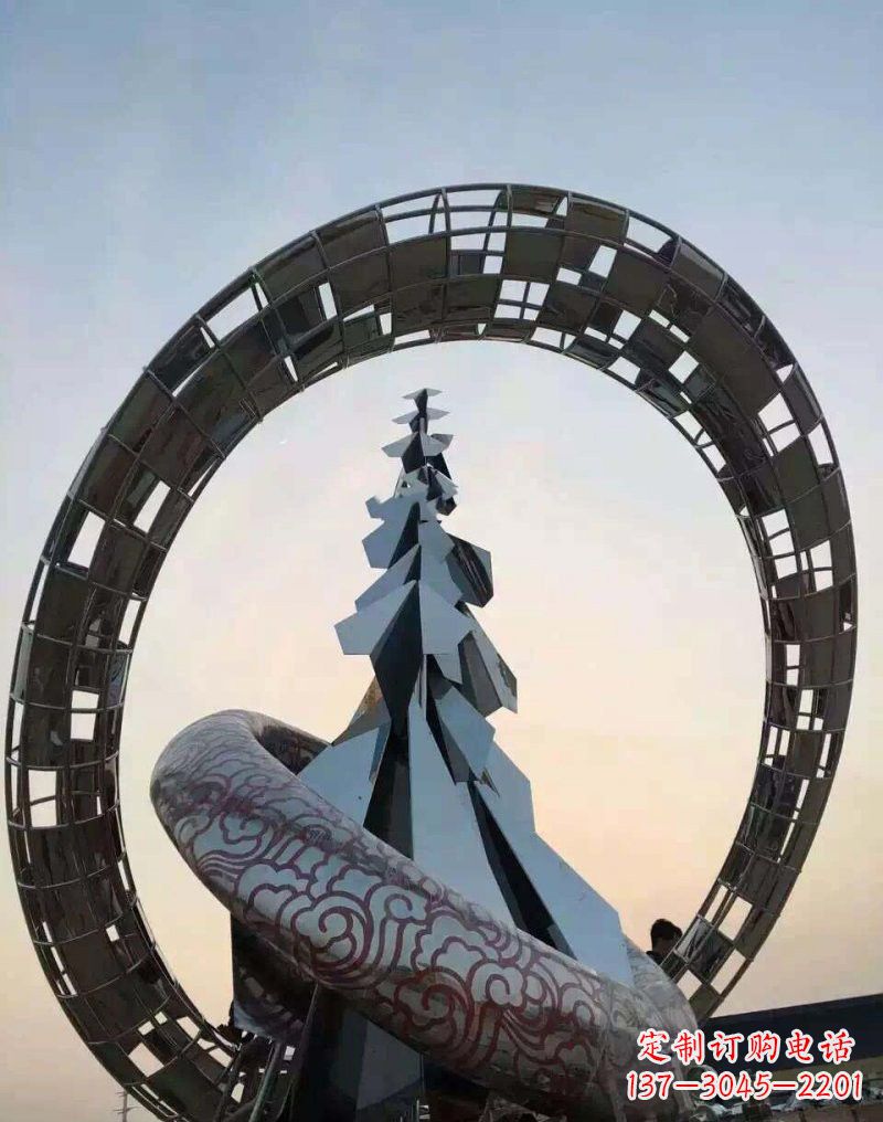 湖南不锈钢广场抽象祥云和松树雕塑