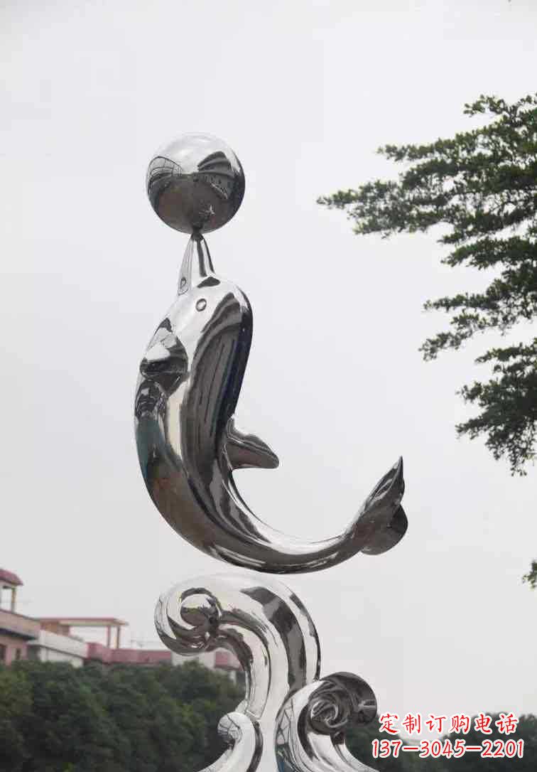 湖南不锈钢广场顶球的海豚雕塑