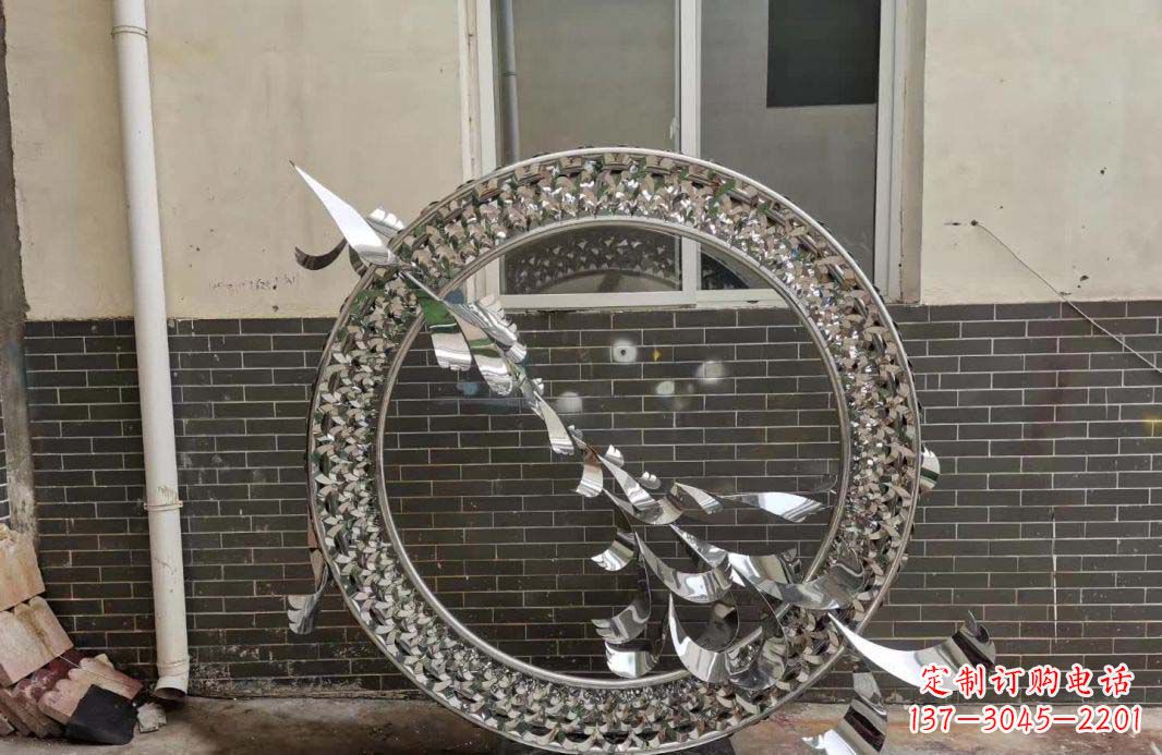 湖南不锈钢广场飞鸽圆环雕塑