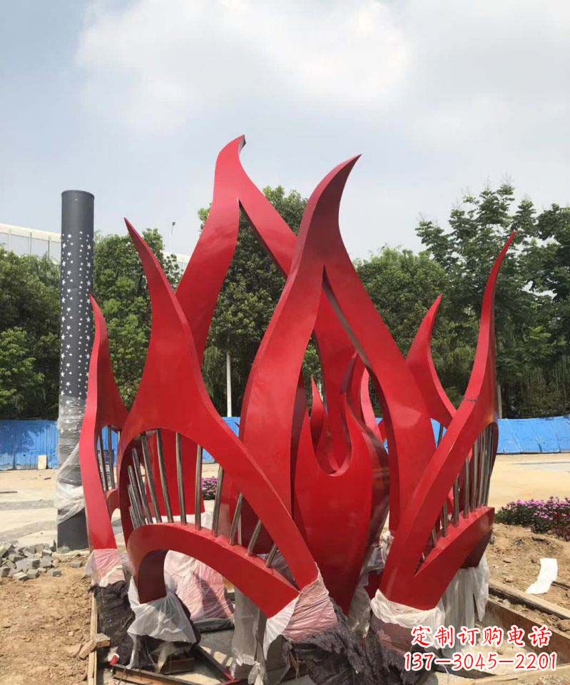 湖南不锈钢广场树叶雕塑