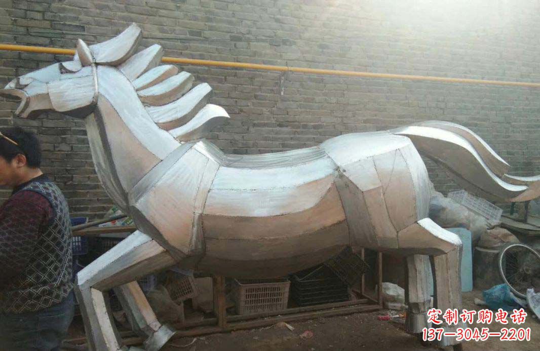 湖南不锈钢户外奔跑动物马雕塑