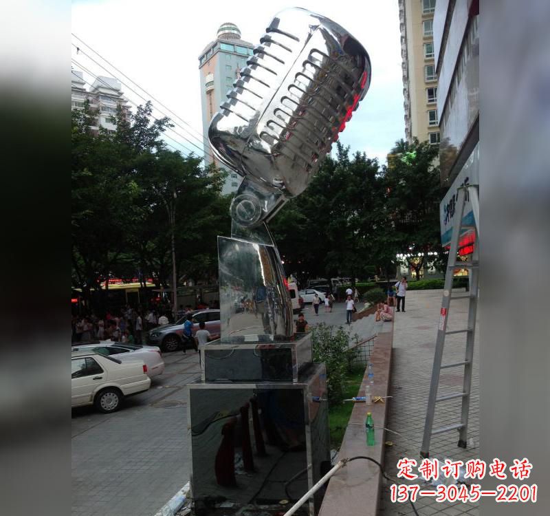 湖南不锈钢话筒雕塑2
