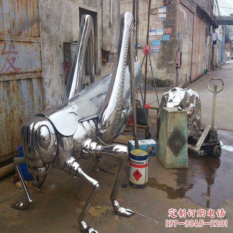 湖南不锈钢蝗虫蚂蚱雕塑