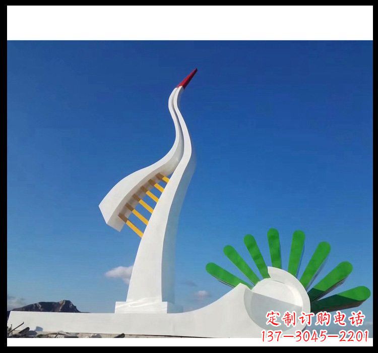 湖南不锈钢景区抽象仙鹤和松树雕塑