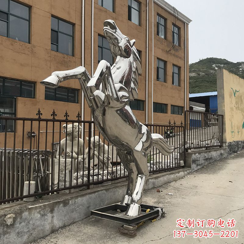 湖南不锈钢镜面奔马雕塑