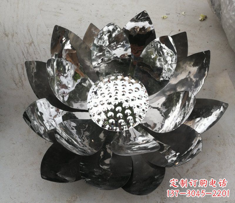 湖南不锈钢镜面荷花公园景观雕塑