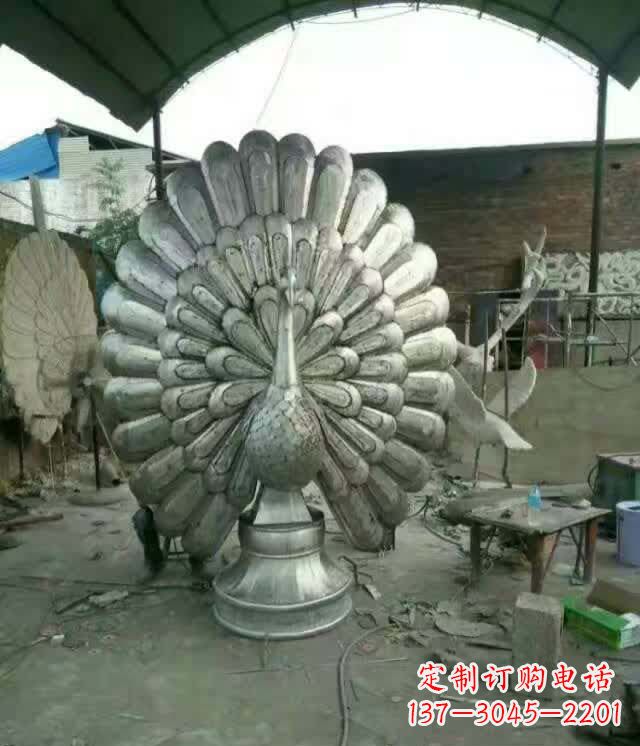 湖南不锈钢烤漆孔雀开屏雕塑