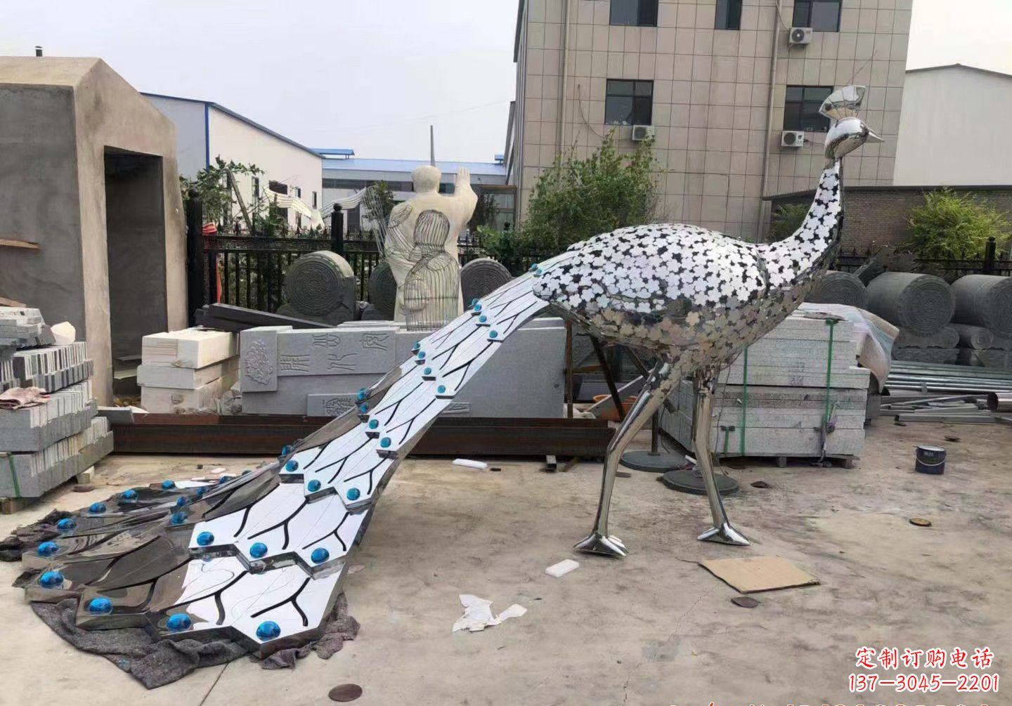 湖南不锈钢孔雀景观雕塑