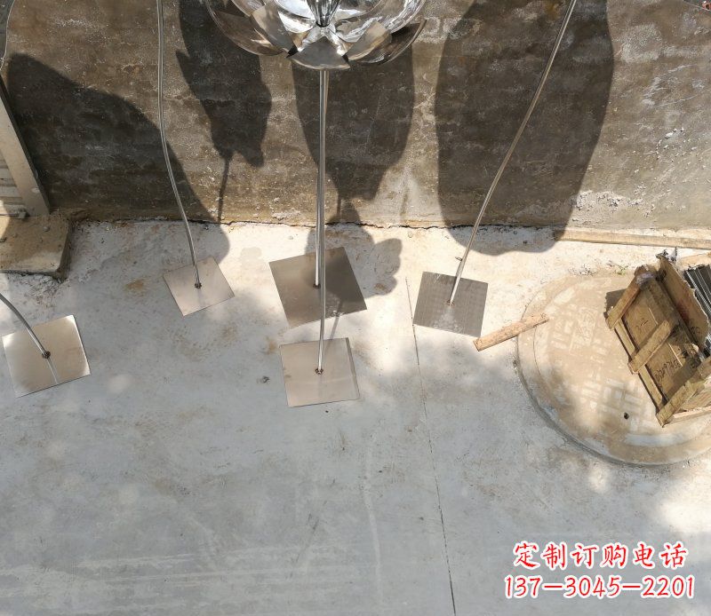 湖南不锈钢荷叶雕塑给大厅带来精致优雅