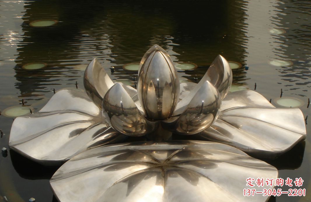 湖南不锈钢莲花水中雕塑