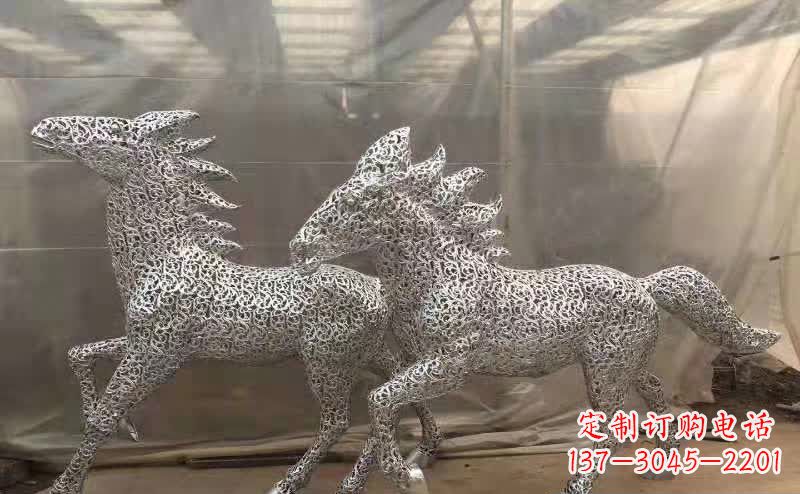 湖南不锈钢镂空奔跑马雕塑