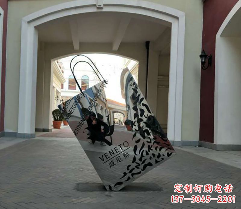 湖南不锈钢镂空购物袋雕塑