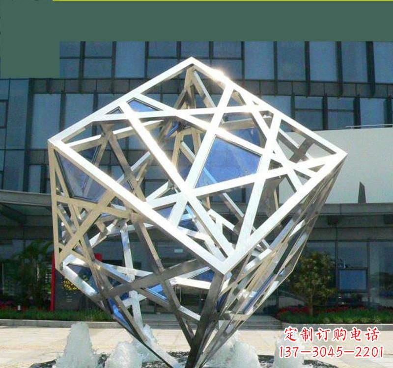 湖南不锈钢镂空魔方雕塑