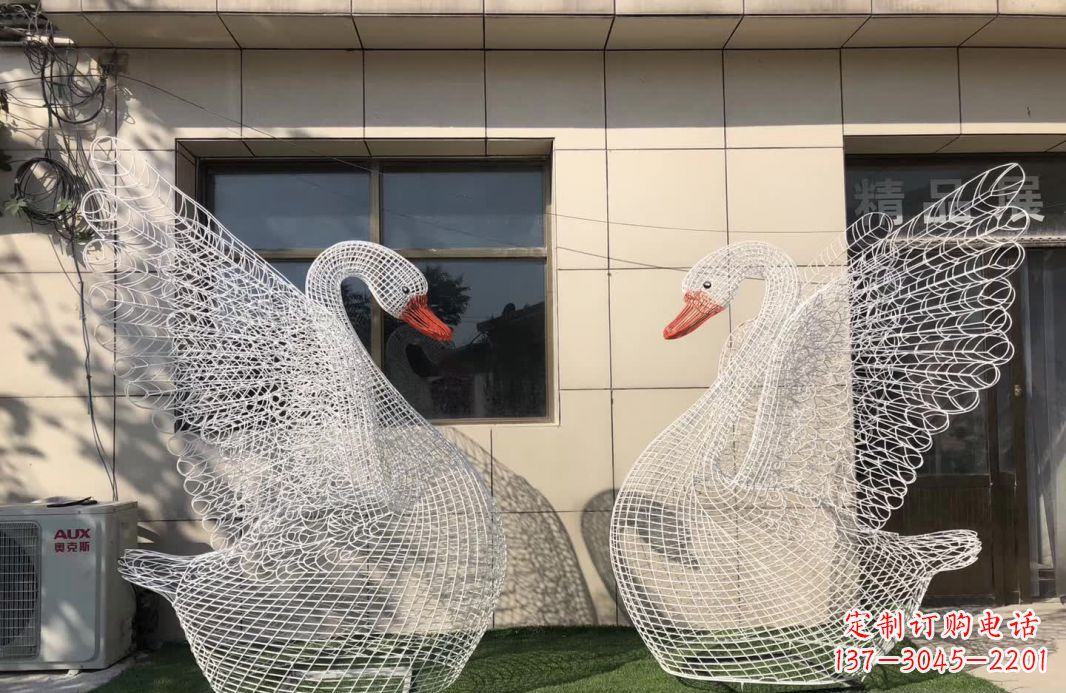 湖南不锈钢镂空天鹅雕塑