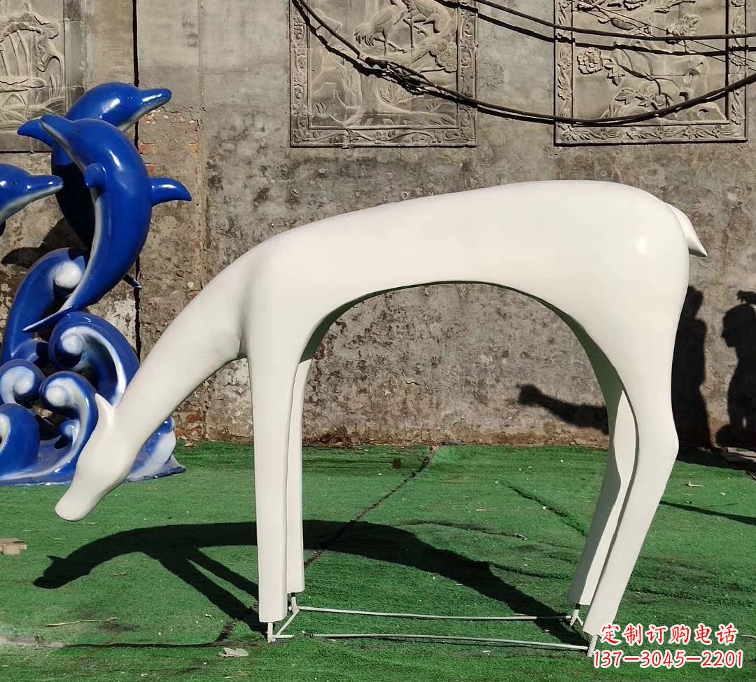 湖南不锈钢喷漆艺术小鹿雕塑