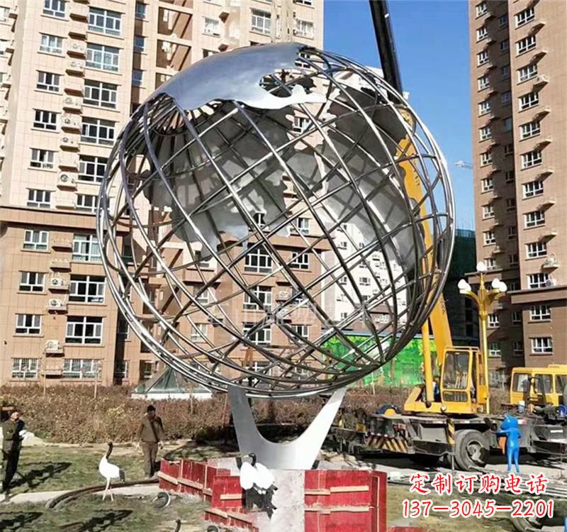 湖南不锈钢地球仪雕塑以艺术表达地球的美